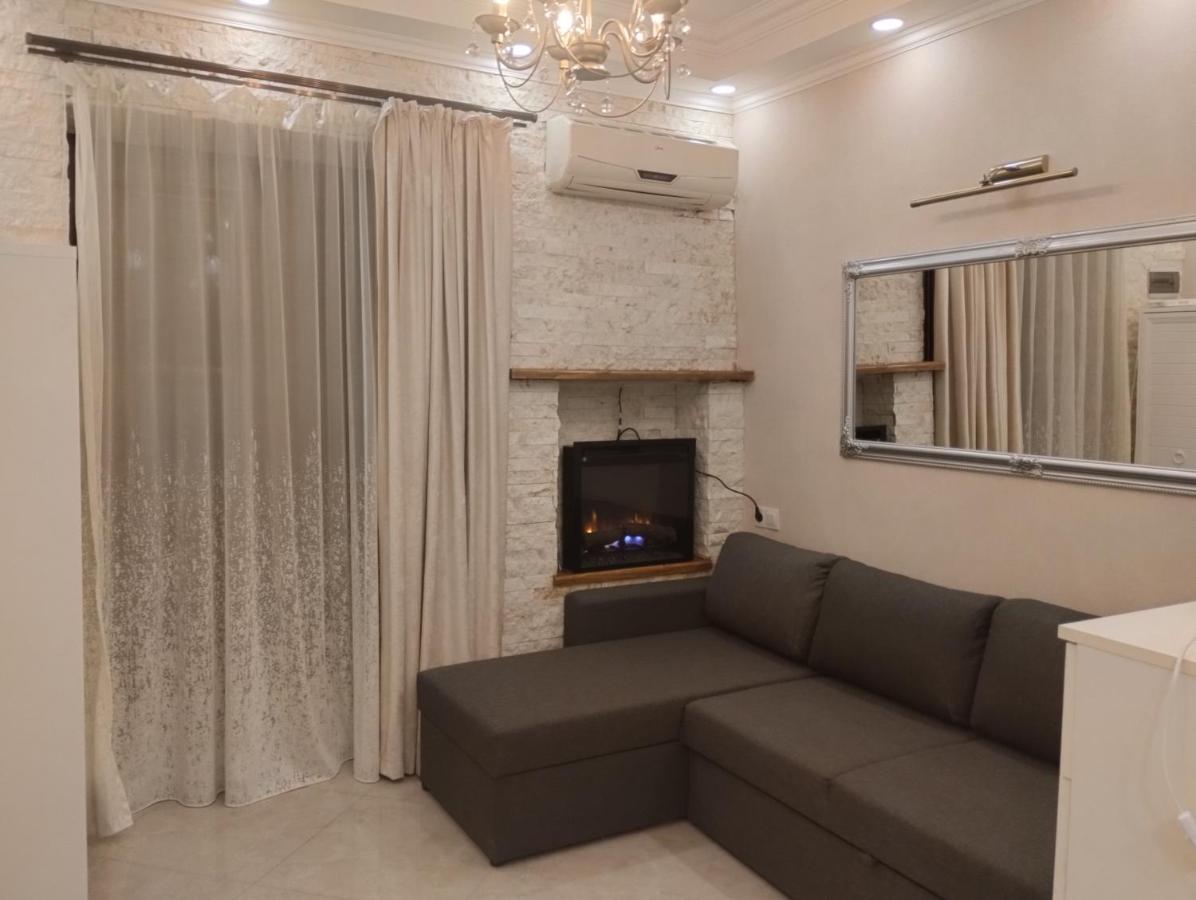 Room In Sololaki Tbilisi Exterior photo